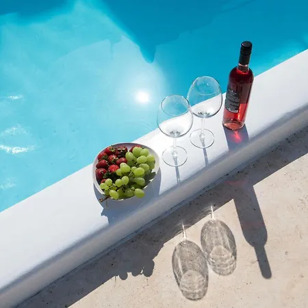 Mykonos Actor's Villa. 3 Bedrooms, Private Pool. * Mykonos Town