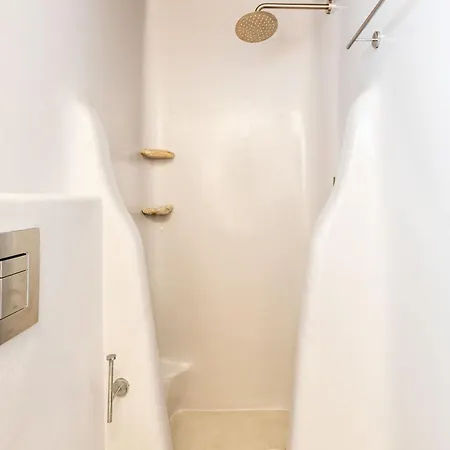Mykonos Actor's Villa. 3 Bedrooms, Private Pool. Mykonos Town