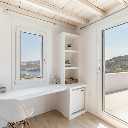 Mykonos Actor's Villa. 3 Bedrooms, Private Pool. * Mykonos Town