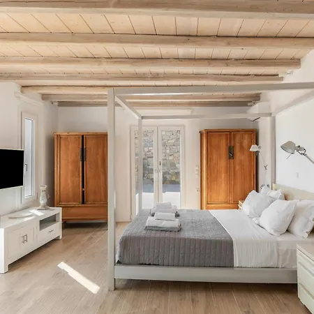 Mykonos Actor's Villa. 3 Bedrooms, Private Pool. Apartment